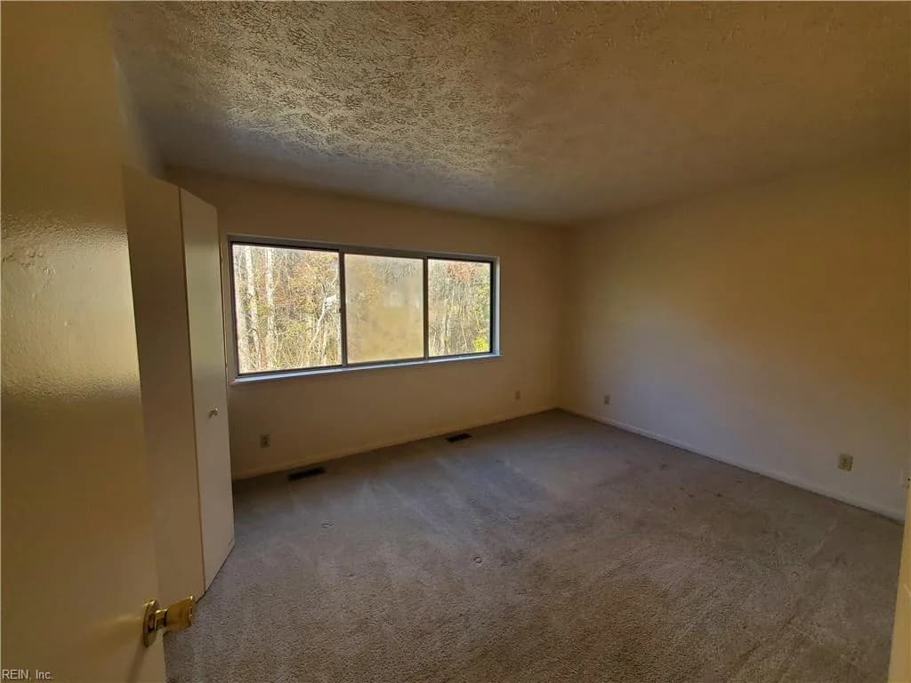 4049 Midlands RD, WILLIAMSBURG VA 23188 - Photo 3