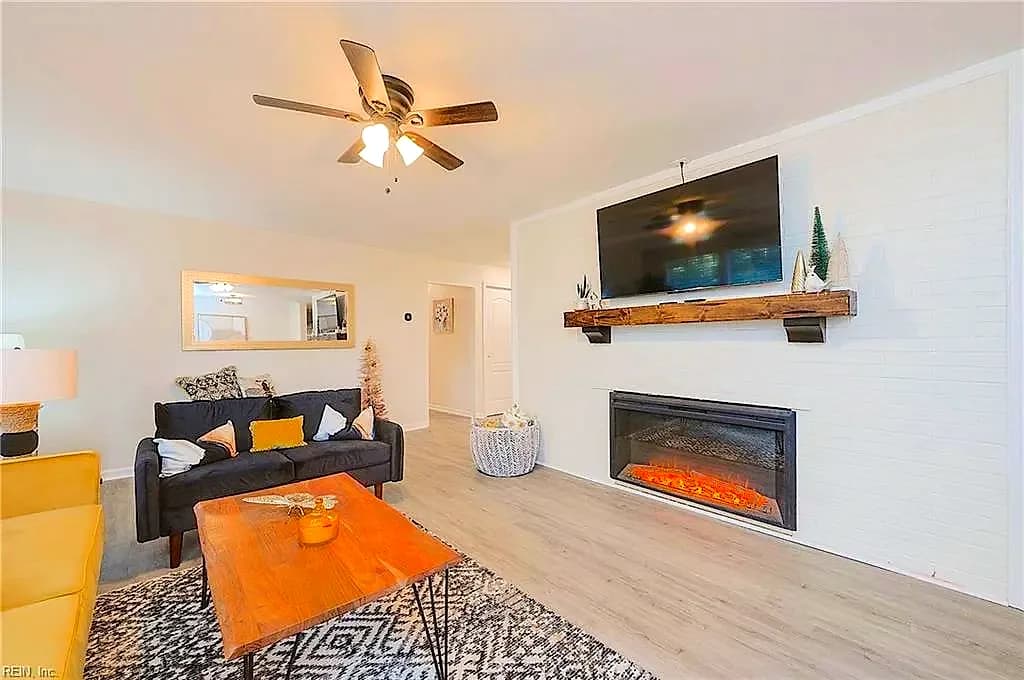 1 Langhorne RD, NEWPORTNEWS VA 23606 - Main photo