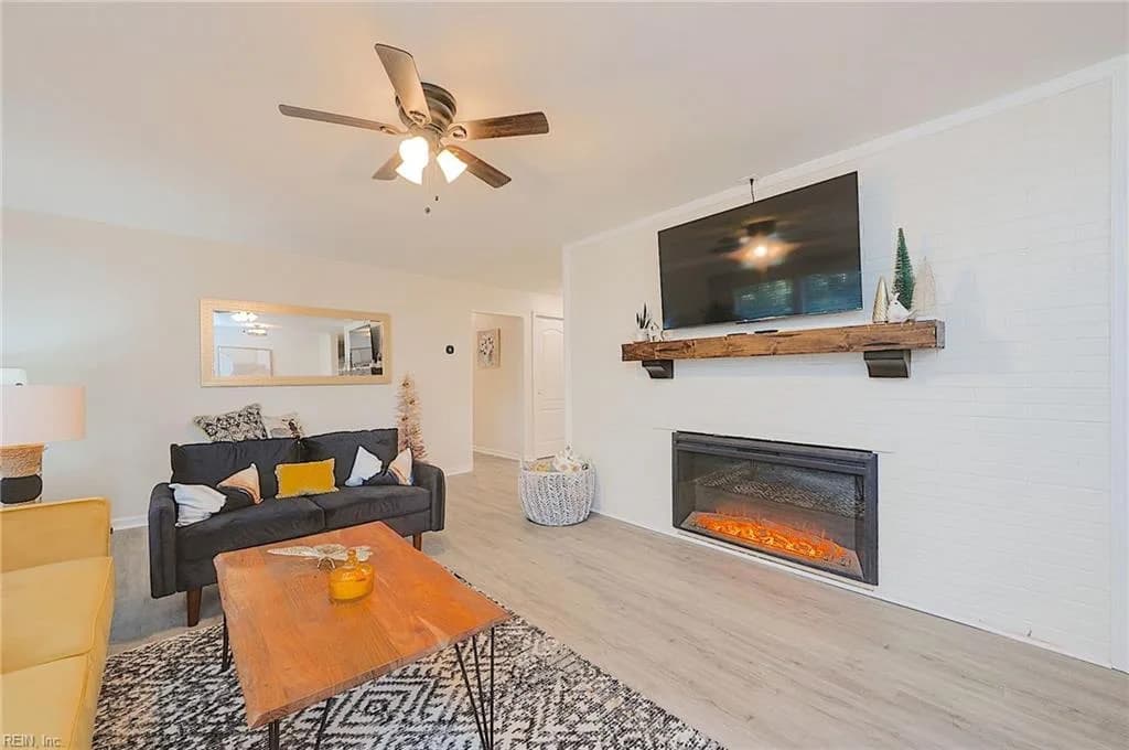 1 Langhorne RD, NEWPORTNEWS VA 23606 - Photo 2