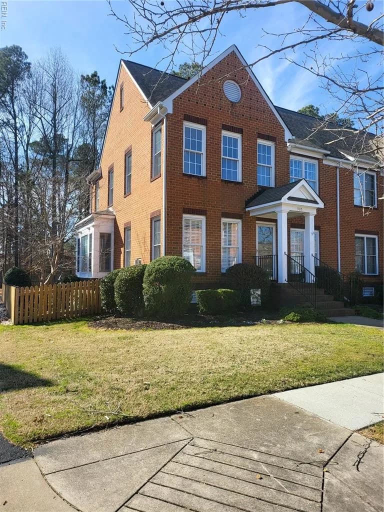 305 Herman Melville AVE, NEWPORTNEWS VA 23606 - Main photo