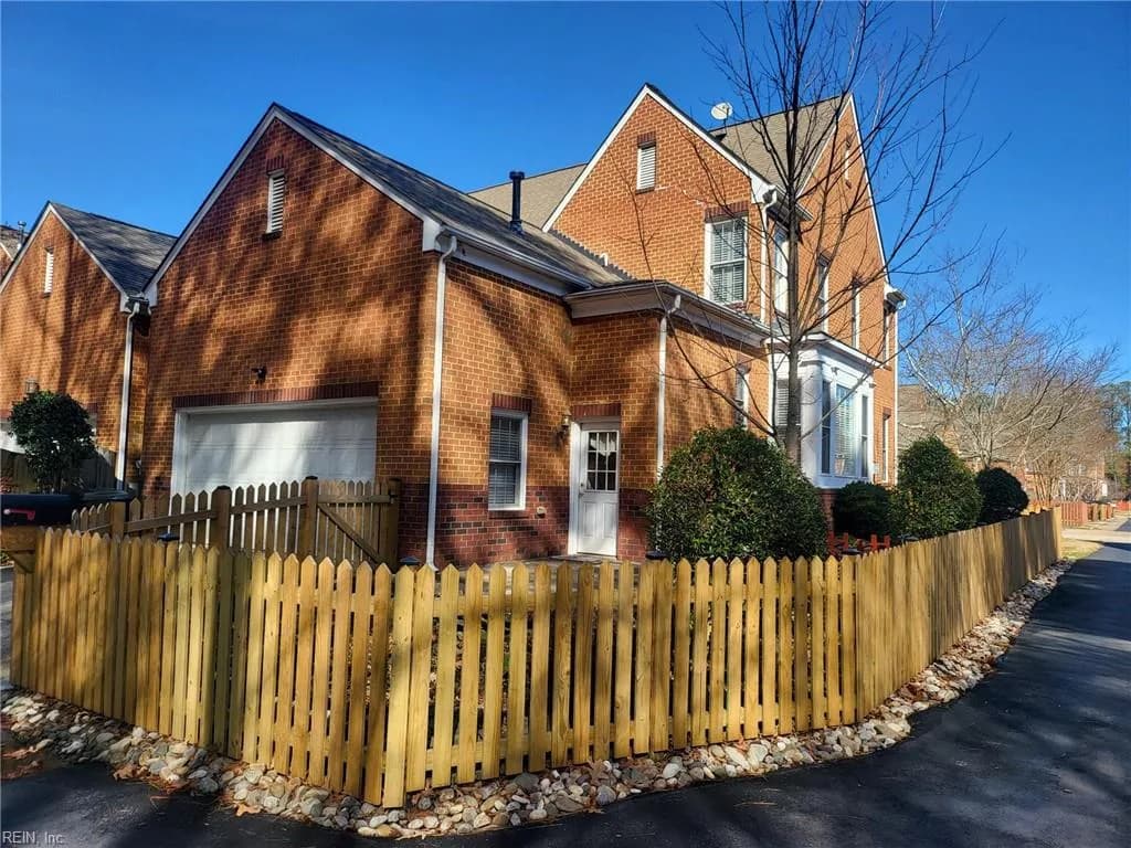 305 Herman Melville AVE, NEWPORTNEWS VA 23606 - Photo 4