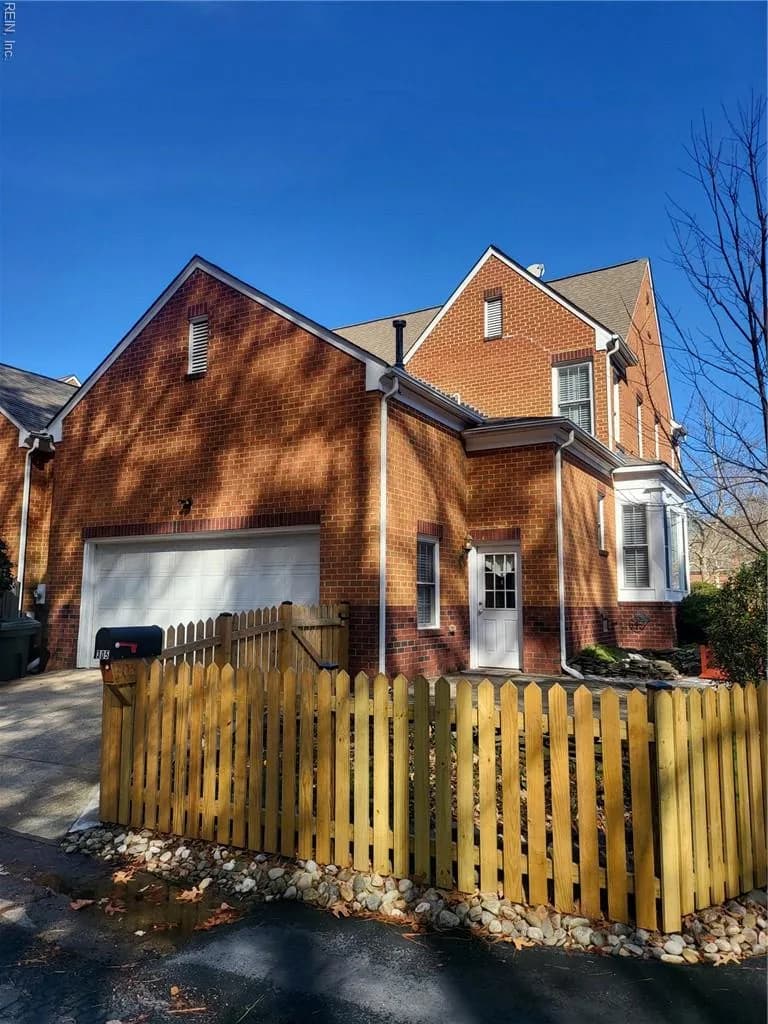 305 Herman Melville AVE, NEWPORTNEWS VA 23606 - Photo 5