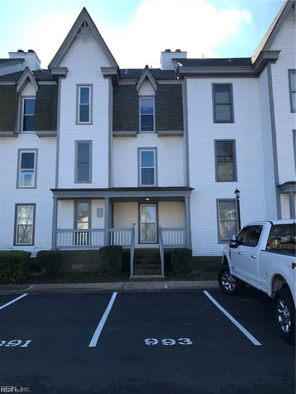 995 GREEN ST, PORTSMOUTH VA 23704 - Photo 2