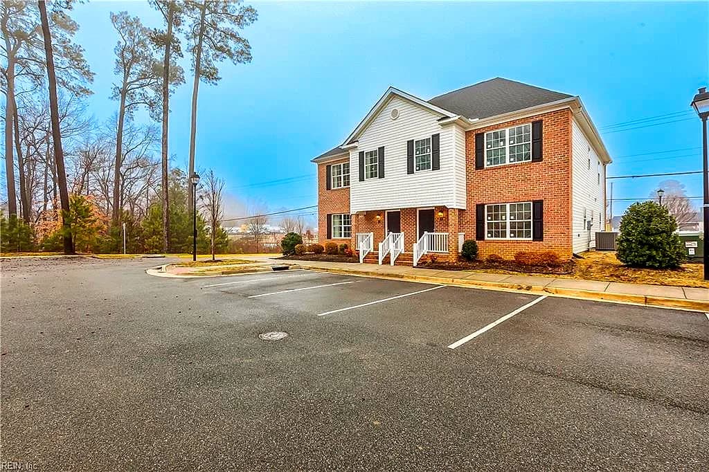 15661 Warwick BLVD #E, NEWPORT NEWS VA 23608 - Photo 4