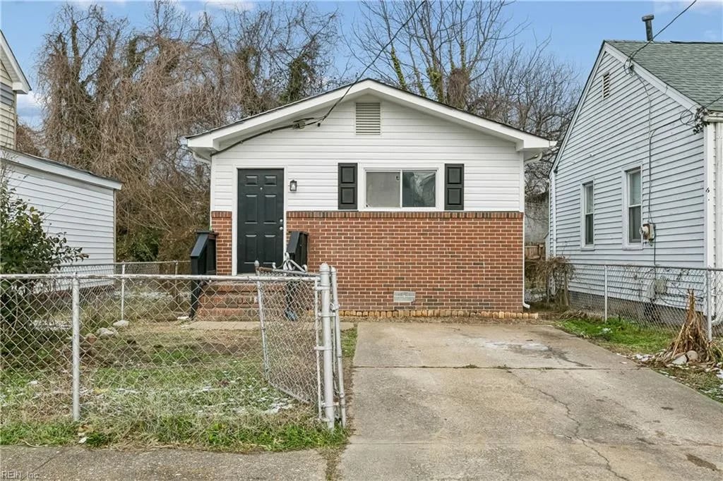 1239 24th ST, Newport News — 3 bed Residential, 1,000 sqft