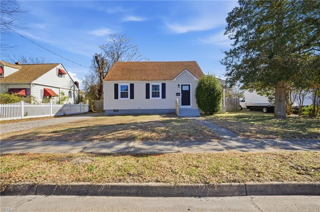 8704 Tidewater DR, Norfolk — 4 bed Residential, 1,377 sqft