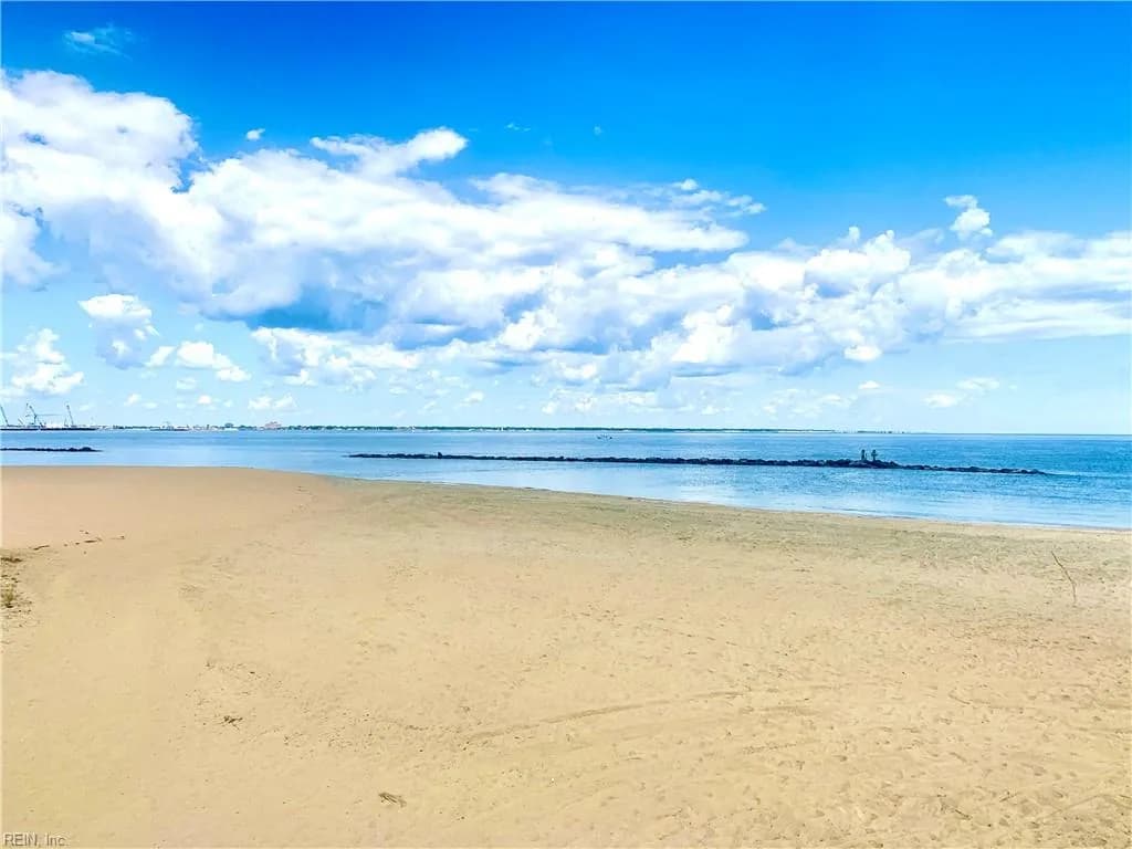 1086 W Ocean View AVE, NORFOLK VA 23503 - Photo 5