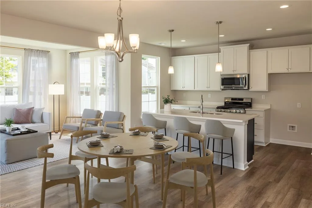 301 Station DR, SUFFOLK VA 23434 - Photo 4