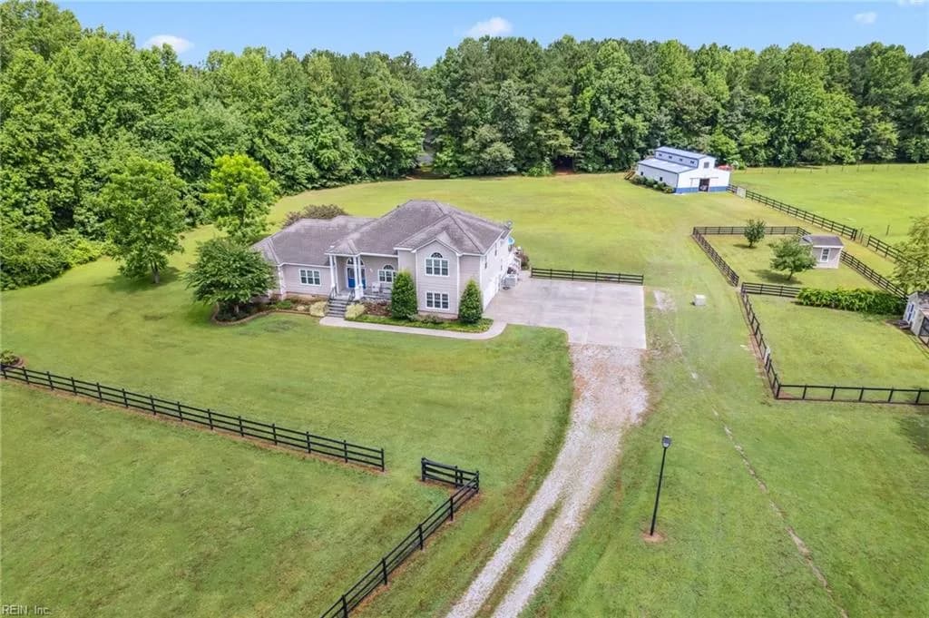 7576 Sadler RD, WAKEFIELD VA 23888 - Main photo