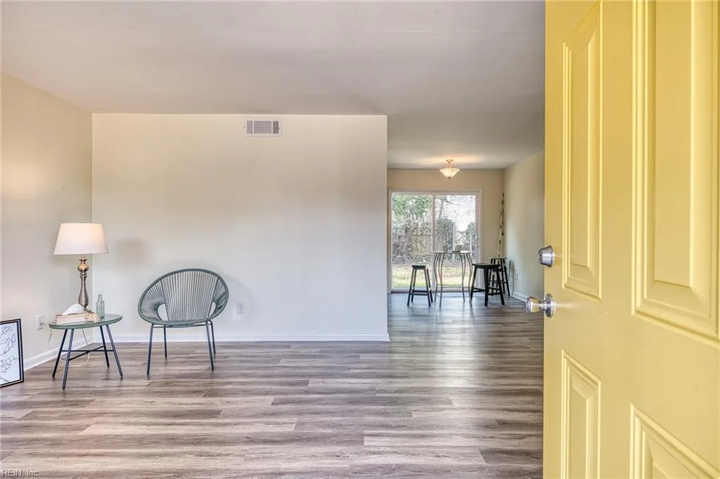 833 Hampton AVE, NEWPORTNEWS VA 23607 - Photo 5