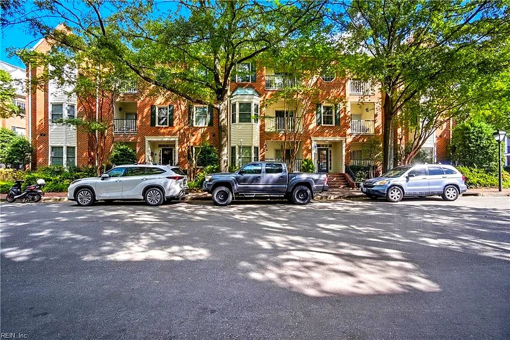 230 College Pl NONE #213, NORFOLK VA 23510