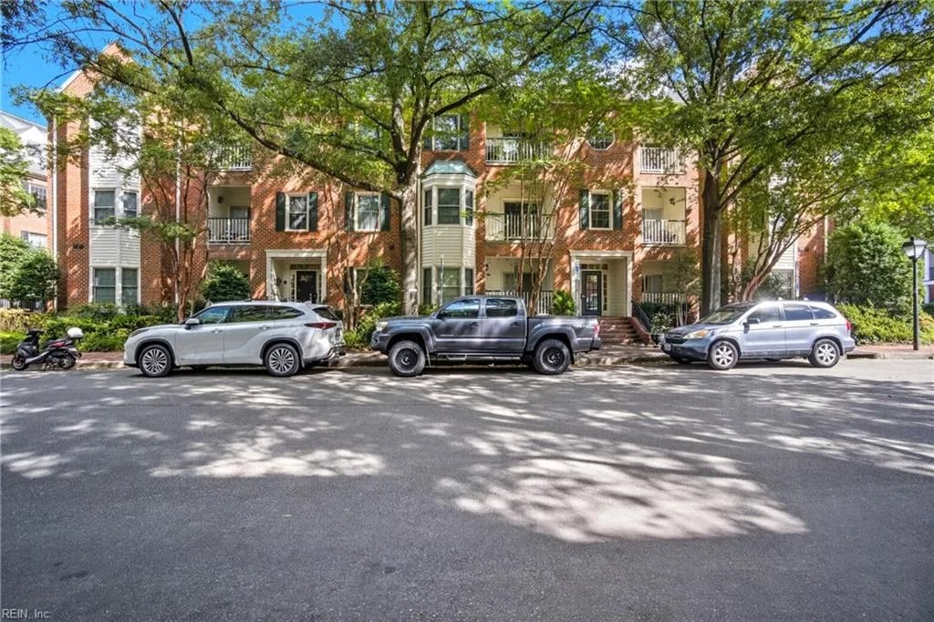 230 College Pl NONE #213, NORFOLK VA 23510