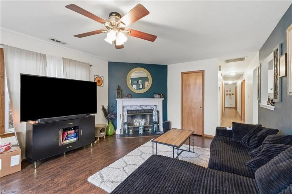 387 Pear Ridge CIR, NEWPORTNEWS VA 23602 - Photo 5
