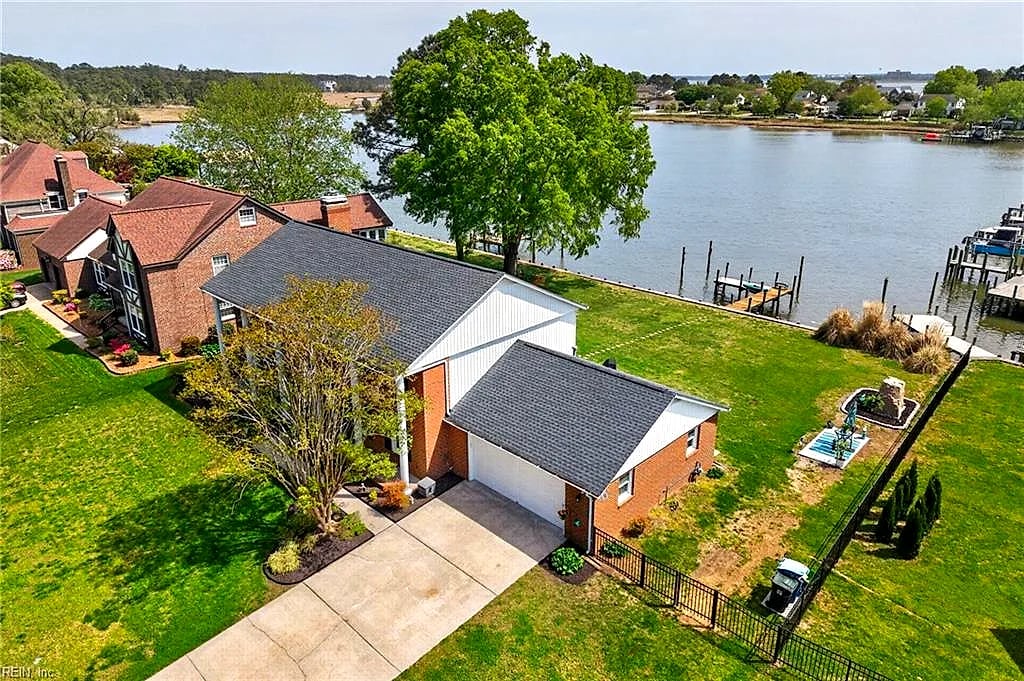 6 Canal DR, Poquoson — 5 bed Residential, 3,162 sqft