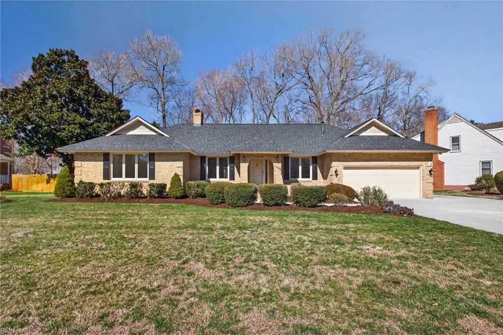 1306 Fairway DR, Chesapeake — 4 bed Residential, 2,913 sqft