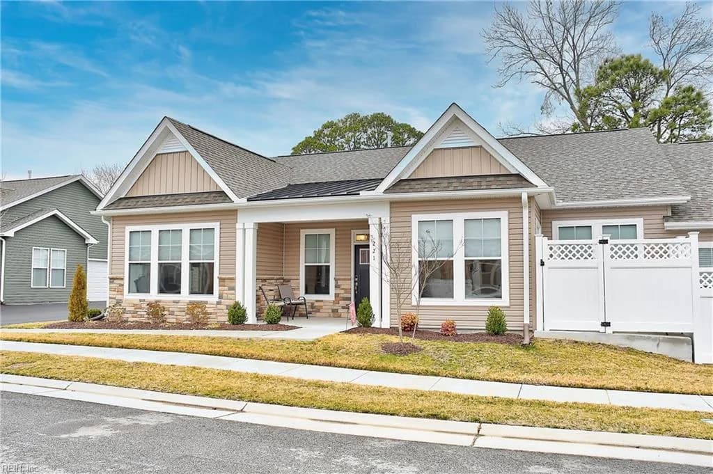 221 Richmond AVE, SMITHFIELD VA 23430 - Photo 4