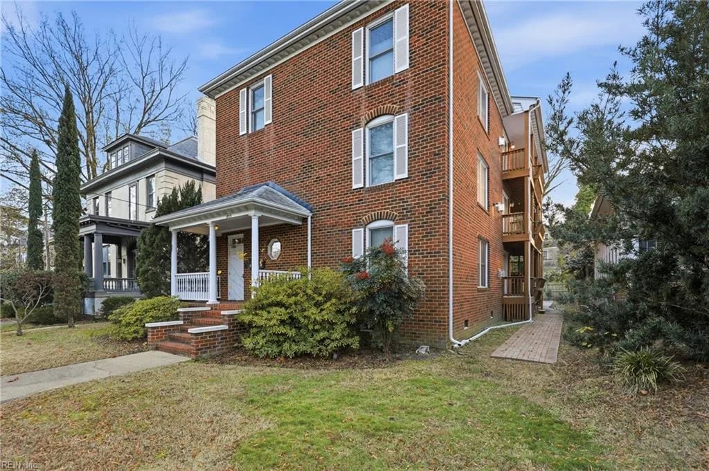 805 Graydon AVE #101, Norfolk — 2 bed Residential, 1,575 sqft