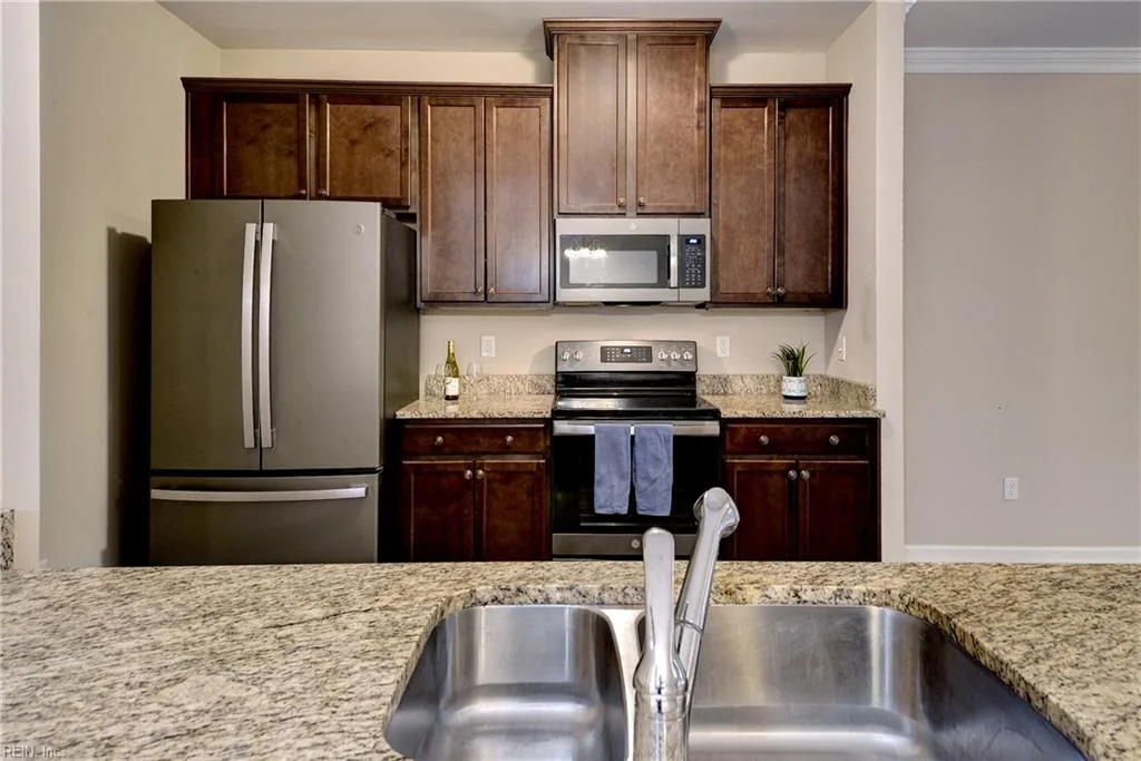 205 Lewis Burwell PL, WILLIAMSBURG VA 23185 - Photo 4