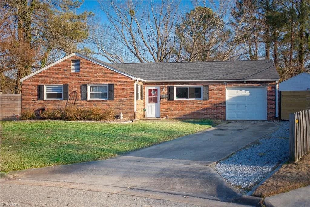 446 Beaumont ST, HAMPTON VA 23669 - Main photo