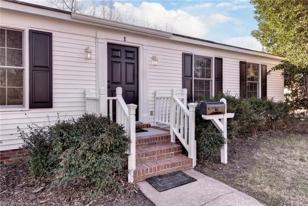 1 Miller RD, NEWPORTNEWS VA 23602 - Photo 3