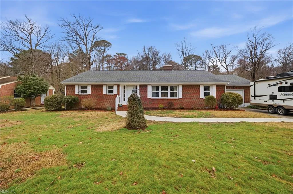 221 Delaney DR, Suffolk — 3 bed Residential, 1,812 sqft
