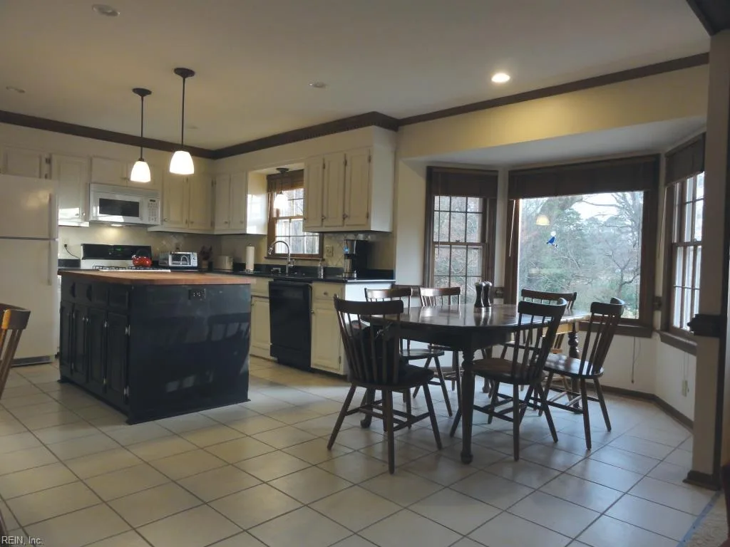 5135 Lake Shores RD, VIRGINIABEACH VA 23455 - Photo 3