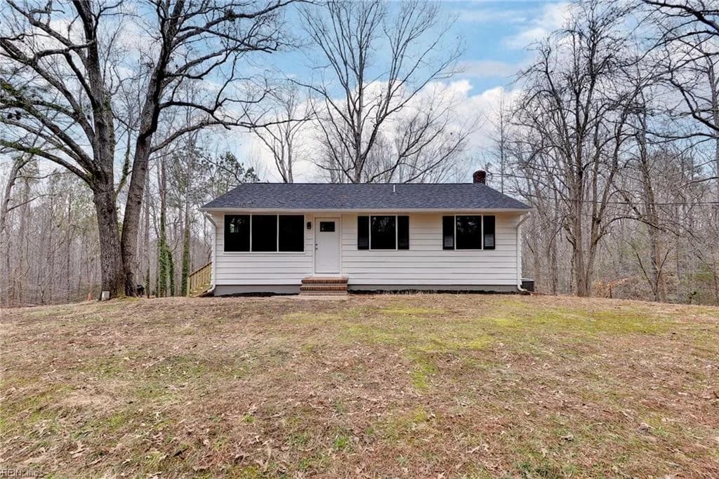 1026 Stewarts RD, LANEXA VA 23089 - Main photo