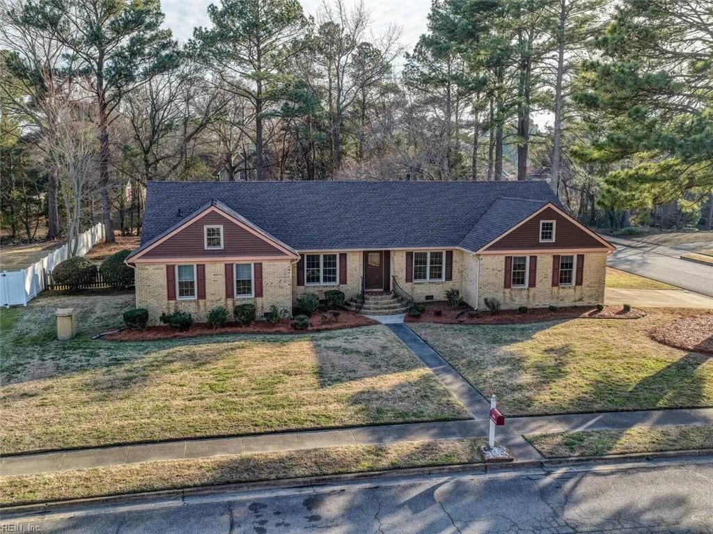 3809 Harding DR, Chesapeake — 4 bed Residential, 2,607 sqft