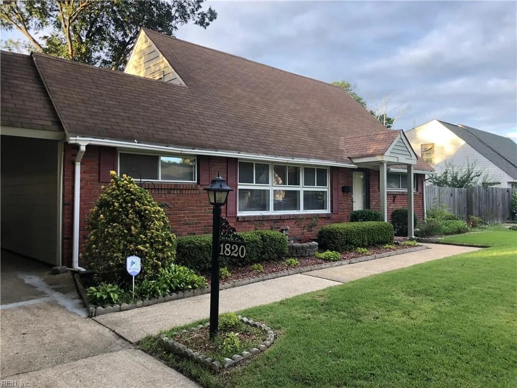 1820 Hartford DR, NORFOLK VA 23518 - Photo 2