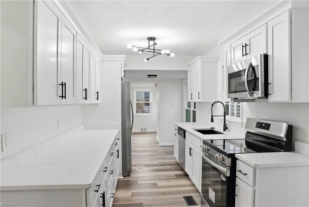 2 Park Manor RD, PORTSMOUTH VA 23701 - Main photo