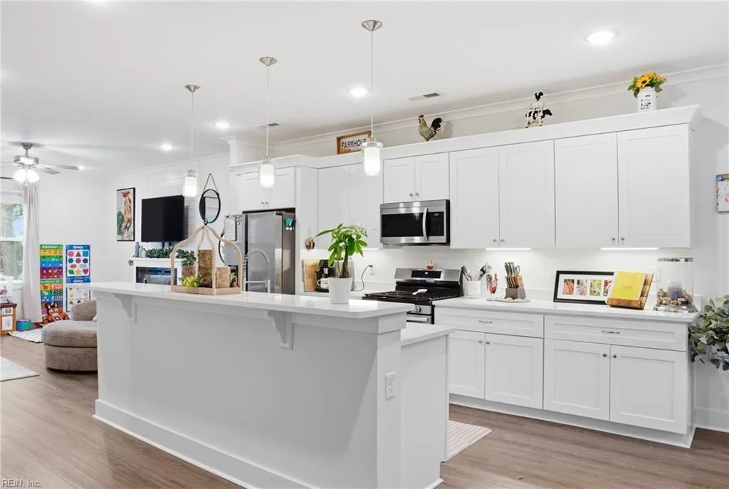 2917 Pretty Lake AVE, NORFOLK VA 23518 - Photo 5