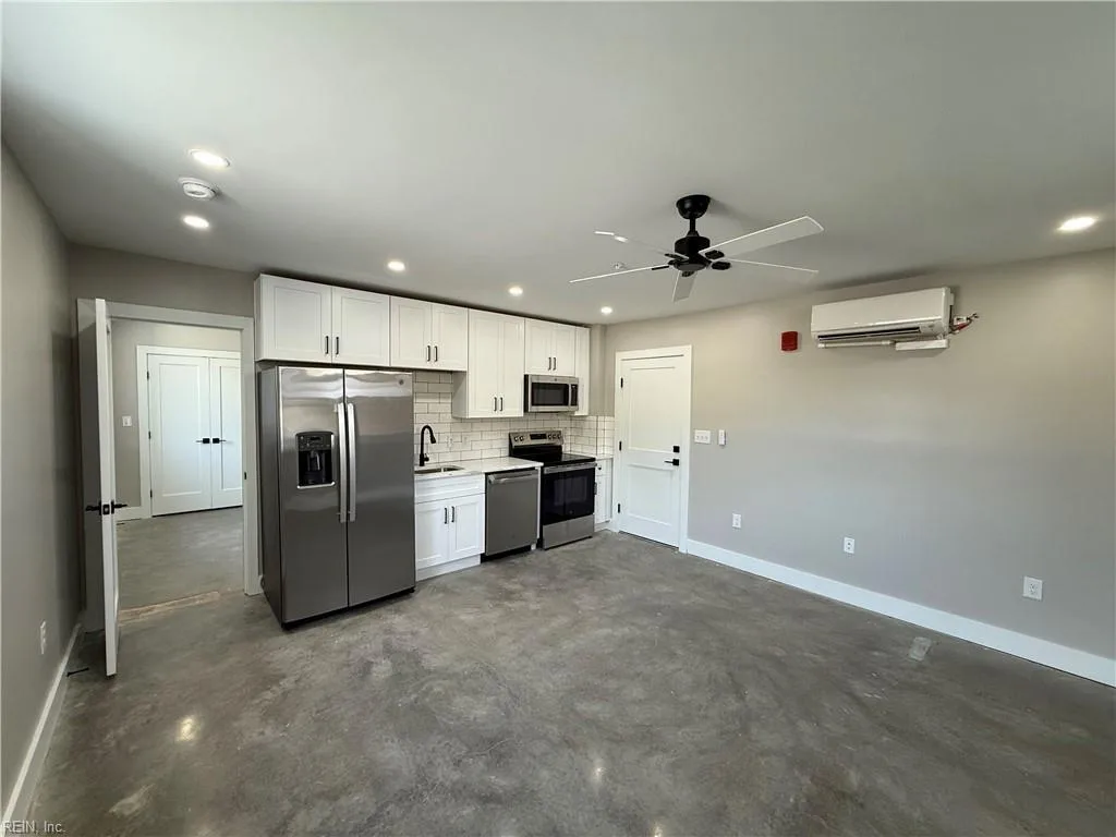 332 34th ST #B3, NEWPORTNEWS VA 23607 - Photo 2