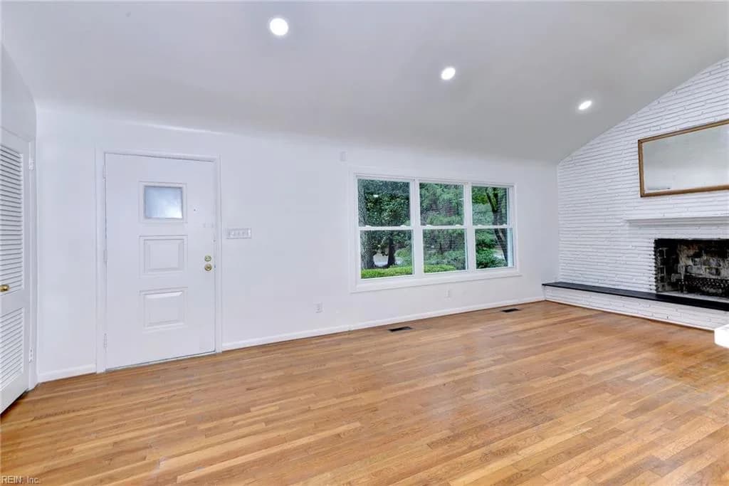 309 Corbin DR, NEWPORTNEWS VA 23606 - Photo 5
