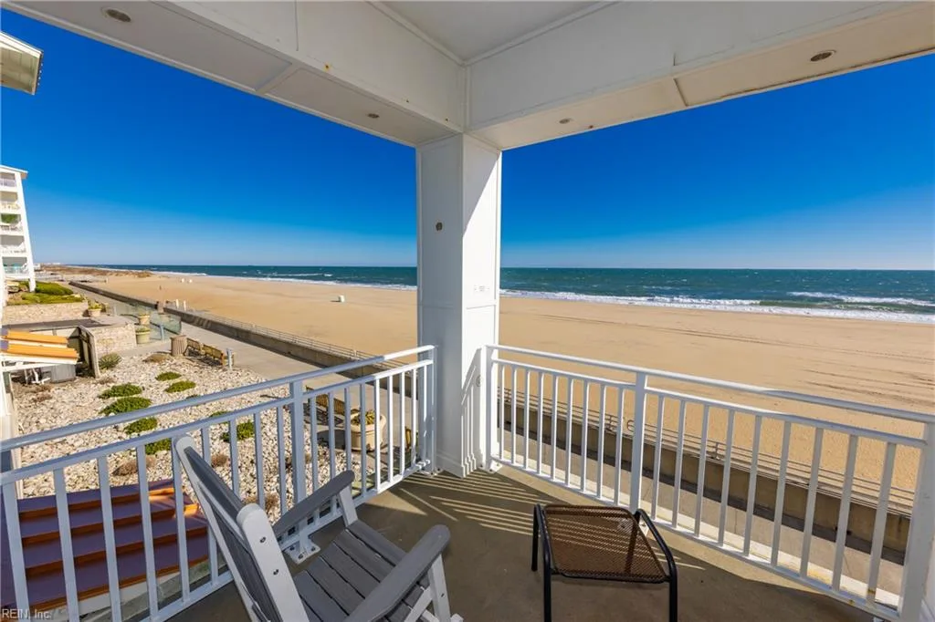 3738 Sandpiper RD #B106, VIRGINIABEACH VA 23456