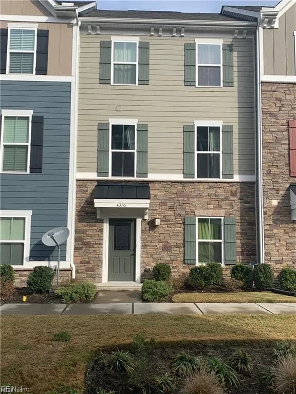 4376 Pickney LN, CHESAPEAKE VA 23324 - Main photo
