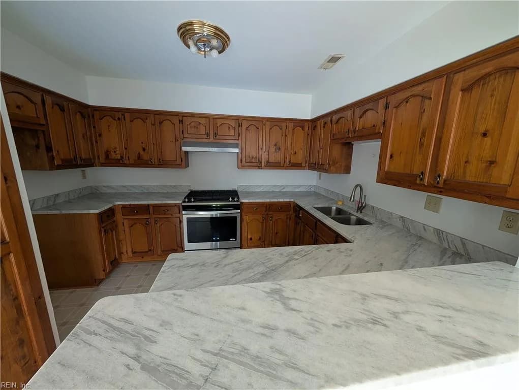 564 Todd TRL, NEWPORTNEWS VA 23602 - Photo 4