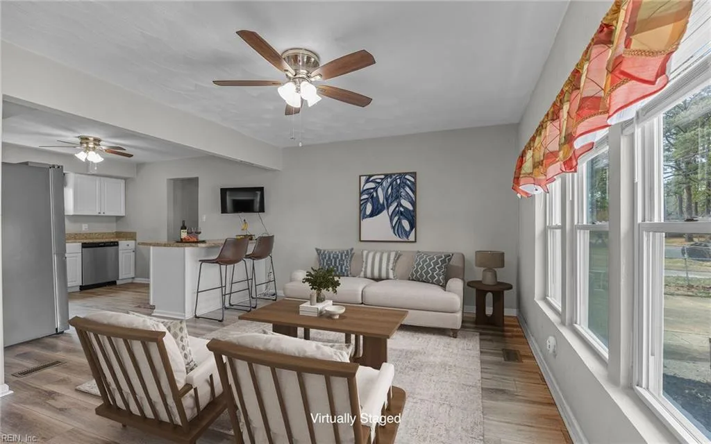 652 Kenneth RD, Virginia Beach — 4 bed Residential, 1,541 sqft
