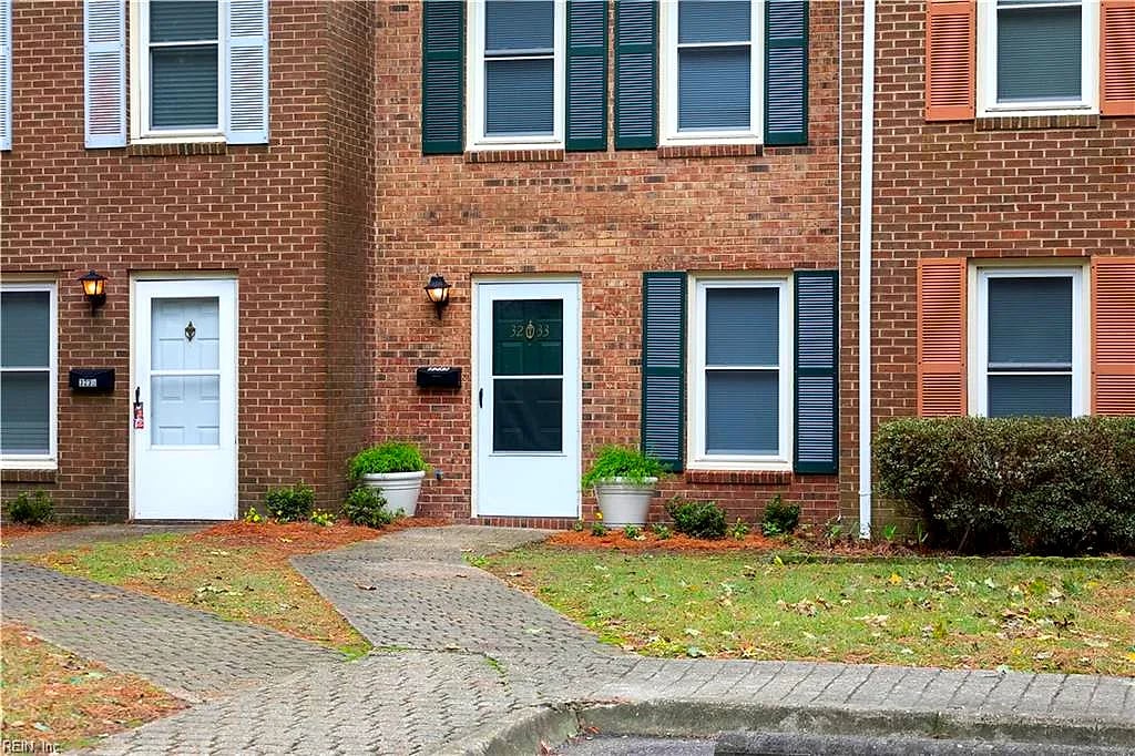 3235 Clover Hill DR, PORTSMOUTH VA 23703