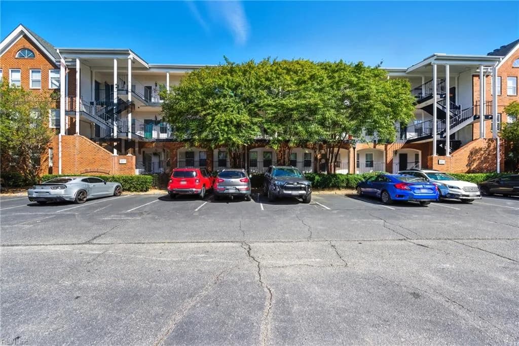 107 Westover AVE #302, NORFOLK VA 23507 - Photo 2