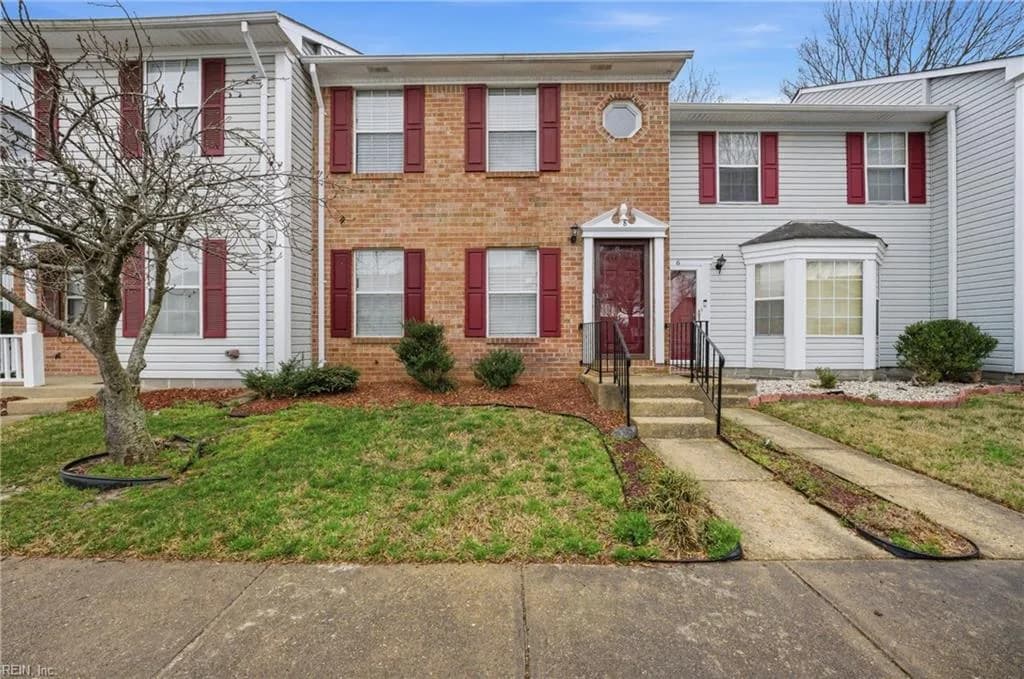 8 Saxony PL, HAMPTON VA 23669 - Main photo