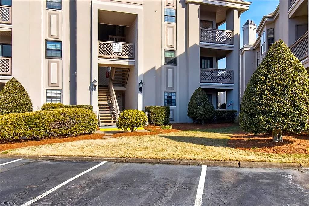 423 Harbour PT #304, VIRGINIA BEACH VA 23451 - Photo 3