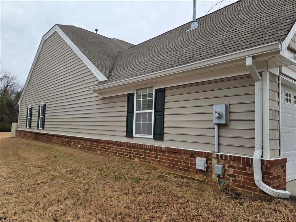 125 Lands End LN, CARROLLTON VA 23314 - Photo 3