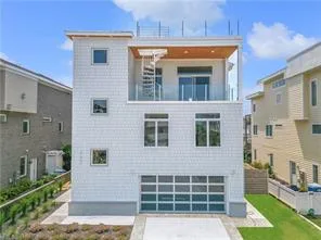 647 S Atlantic AVE, Virginia Beach — 5 bed Residential, 3,910 sqft