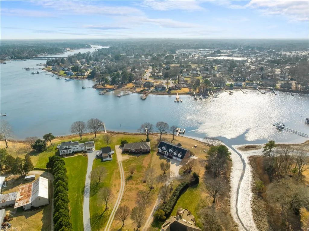 2804 Lilley Cove DR, Chesapeake — 5 bed Residential, 5,099 sqft