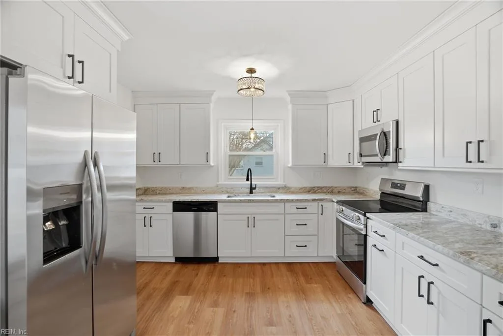 5101 Norvella AVE, Norfolk — 5 bed Residential, 1,549 sqft