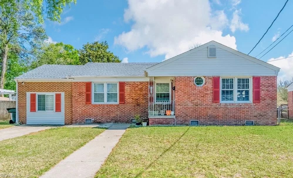 24 Saint Albans DR, HAMPTON VA 23669 - Main photo