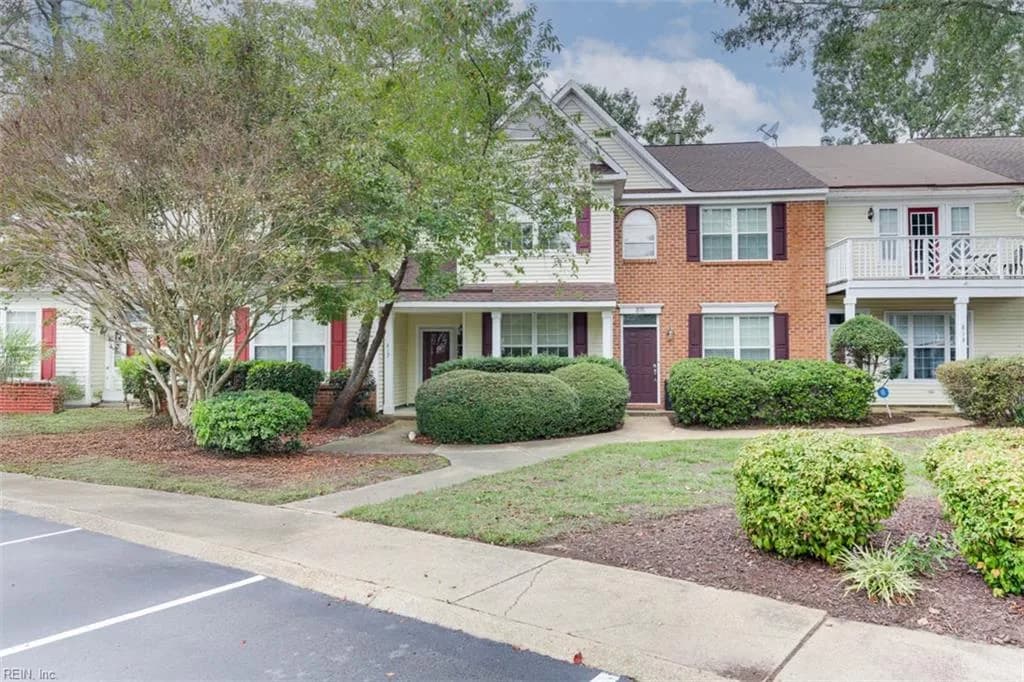 817 Oak Springs CT, NEWPORT NEWS VA 23602 - Main photo