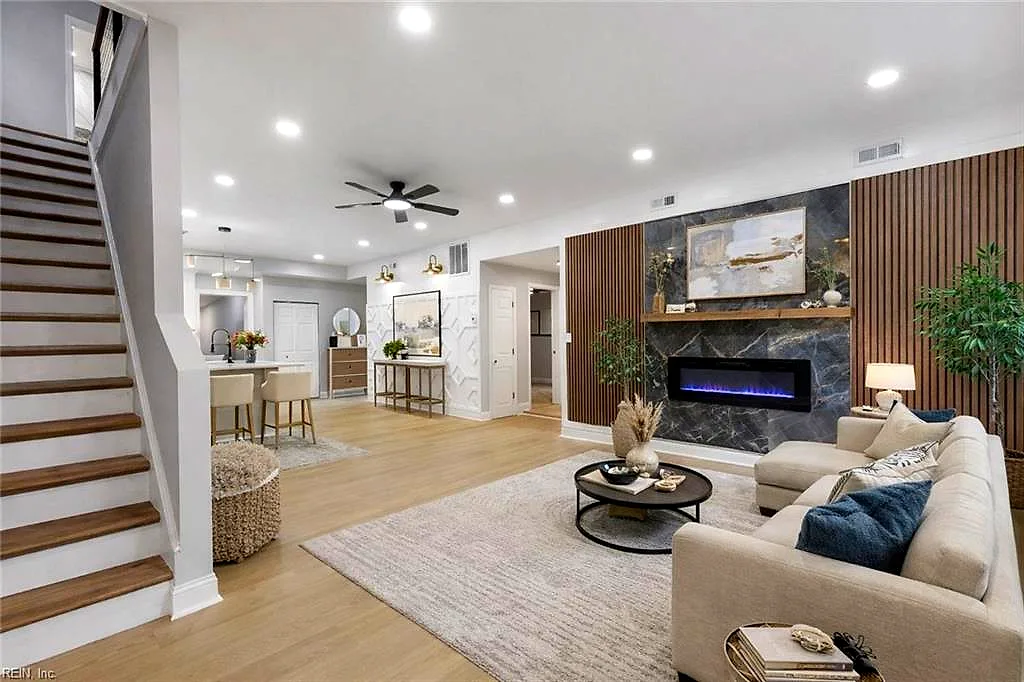 1124 24th ST, Newport News — 5 bed Residential, 2,300 sqft