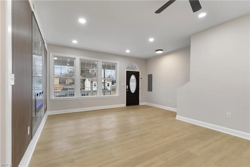 1124 24th ST, NEWPORTNEWS VA 23607 - Photo 5
