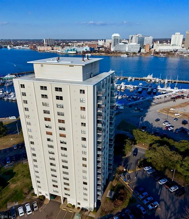 1 Crawford PW #1702, PORTSMOUTH VA 23704